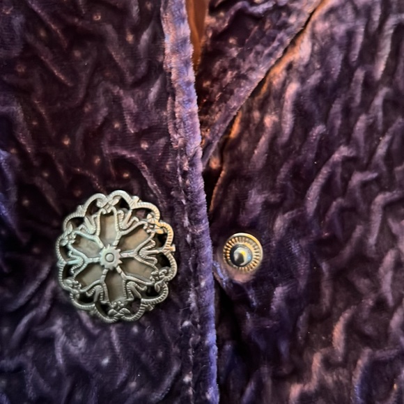 Chico’s (sz 2), medium purple crushed velvet jacket. - Picture 8 of 10